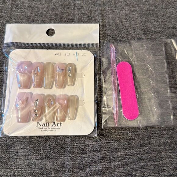 Elegant Pink and Silver Nail Art Set - Picture 3 of 6